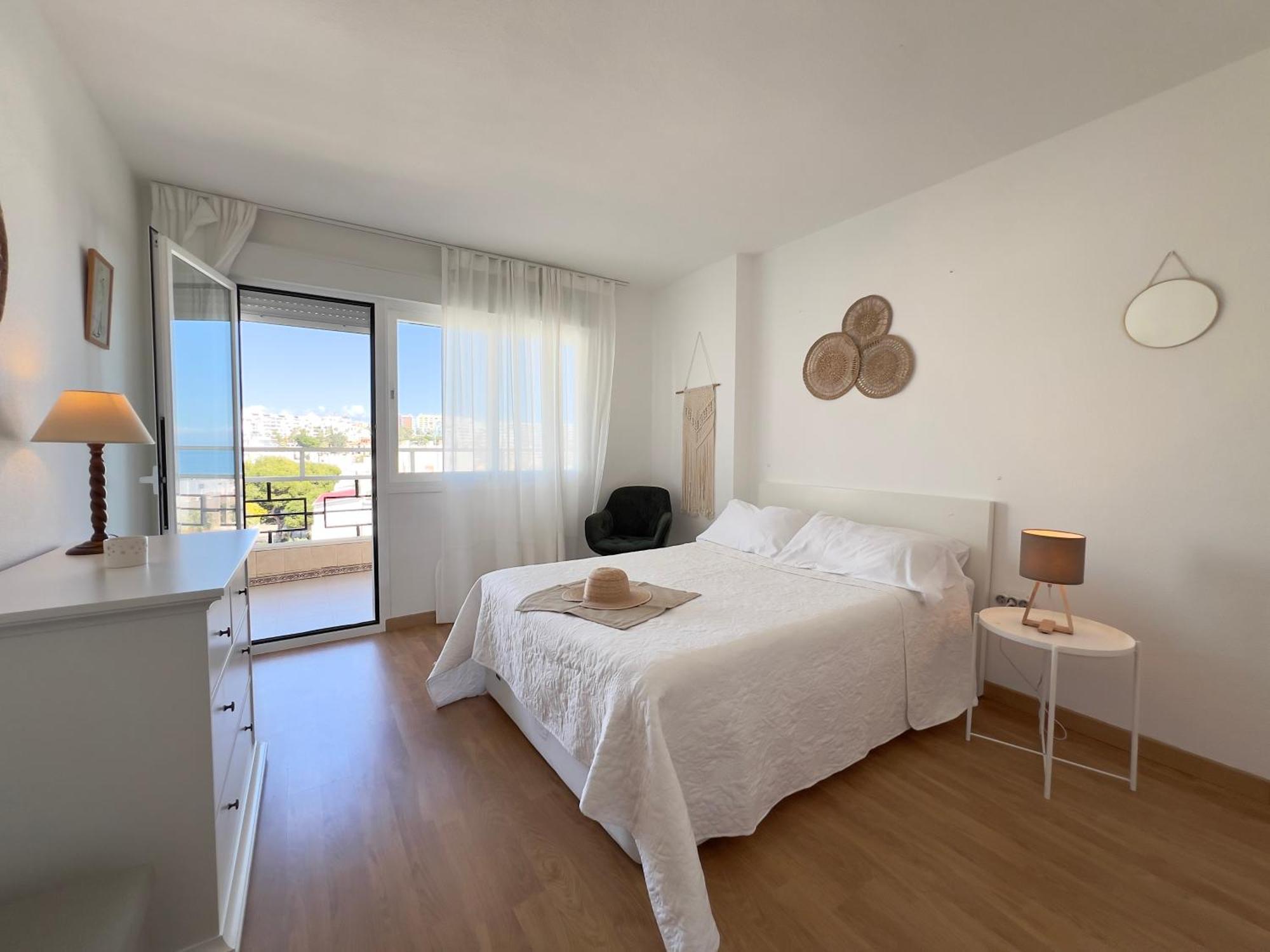 En Carihuela Con Vistas Y Plaza De Garaje, Nucleo Cristal Apartamento Torremolinos Exterior foto